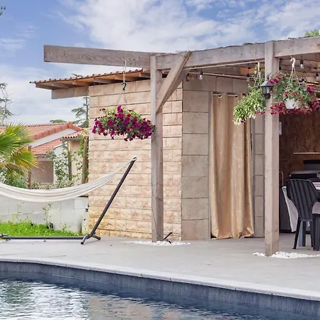 Belle Maison Familiale Avec Piscine Privee
