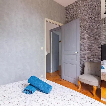 Vila Belle Maison Familiale Avec Piscine Privee