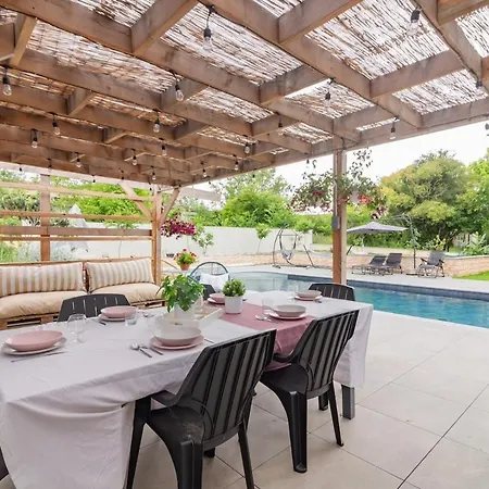 Belle Maison Familiale Avec Piscine Privee